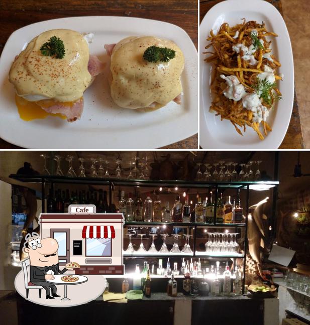 Enjoy the view at the outside area of Kopi Desa Agonda