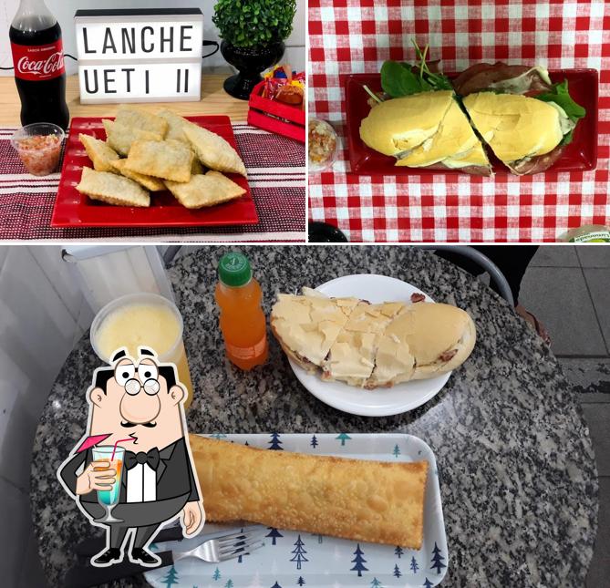 A bebida e interior do restaurante