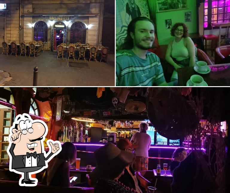 L'intérieur de Le Zanzi-Bar | Bar musical, concerts, soirées karaoké