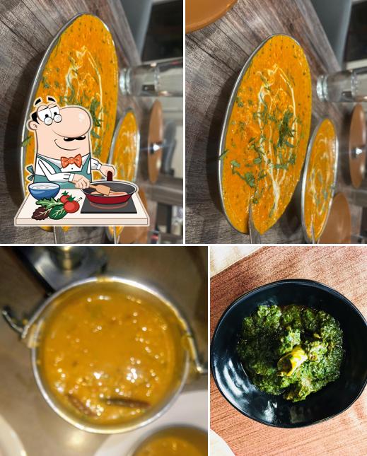 Chicken curry at Moti Mahal Restaurant