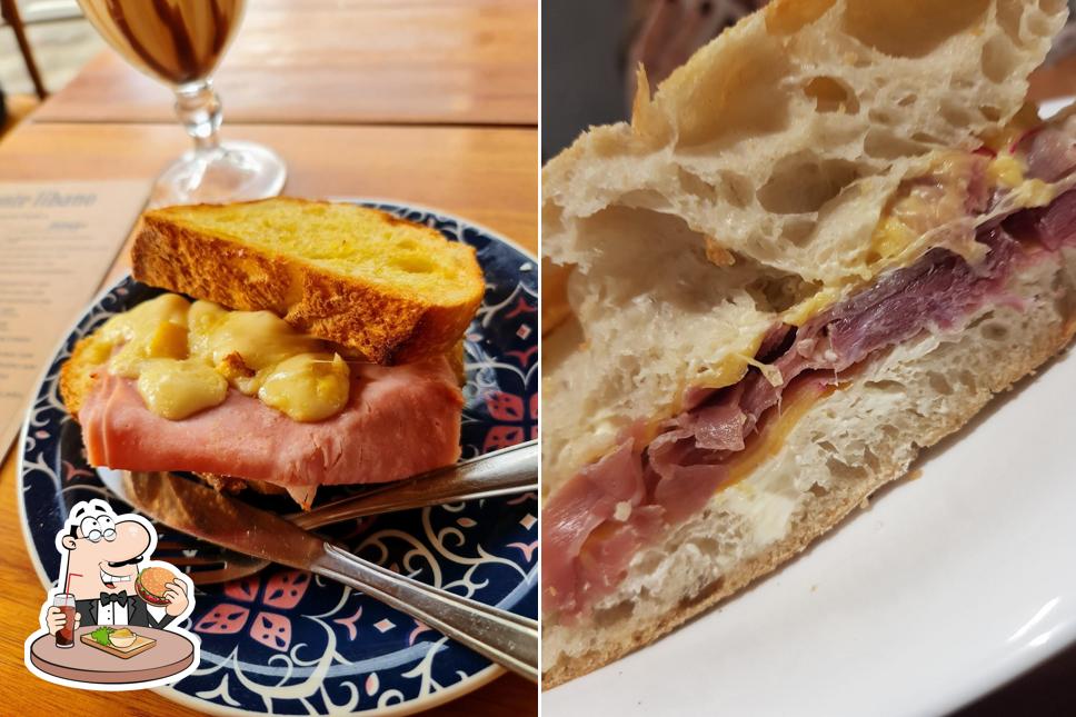 Consiga um hambúrguer no Padaria Monte Libano Itaparica