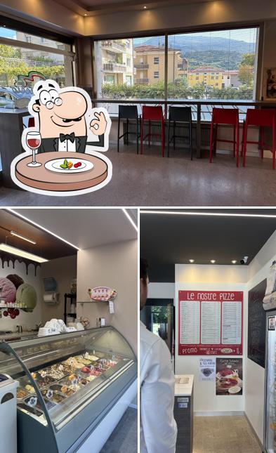 La cibo e interni del ristorante