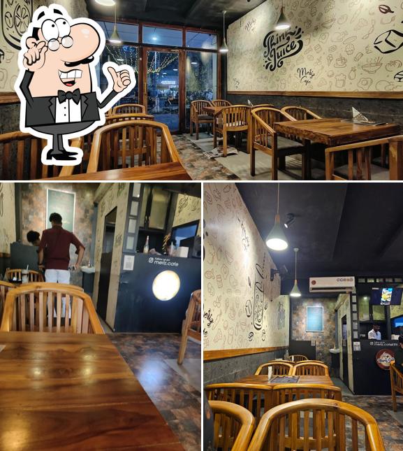 The interior of MERIZ CAFE