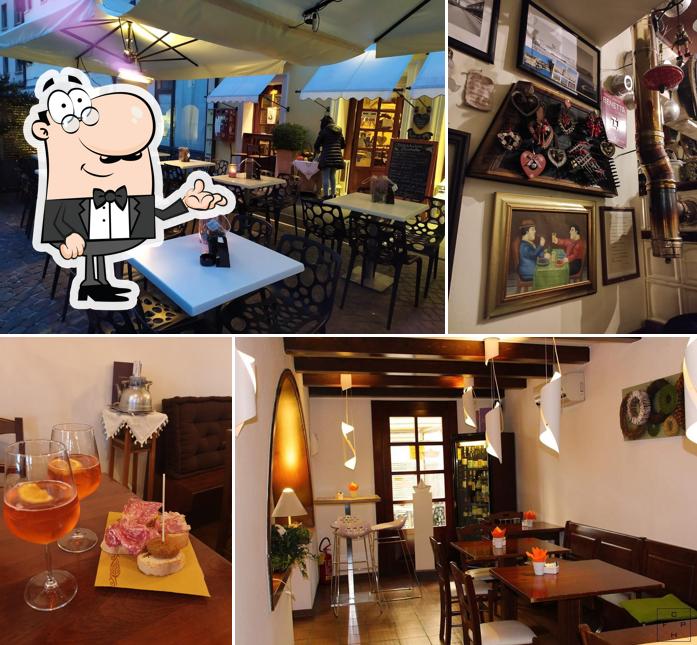 Siediti a un tavolo di Antico Burchiello