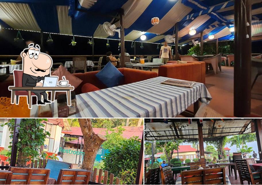 The interior of Cafe del Mar