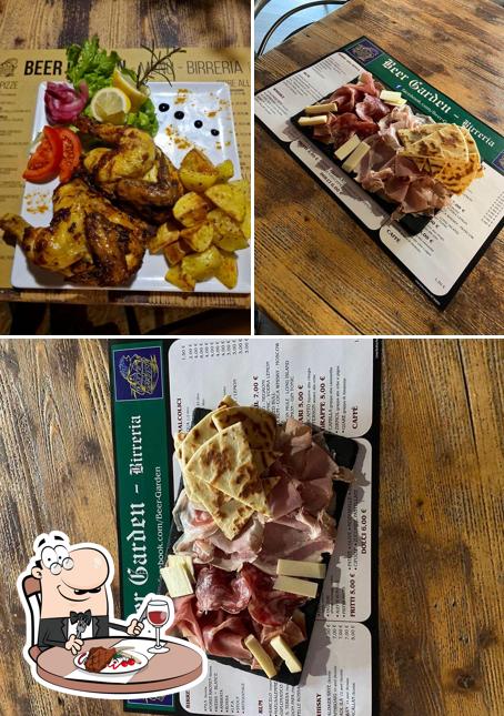 Prenditi i un pasto a base di carne a Beer Garden