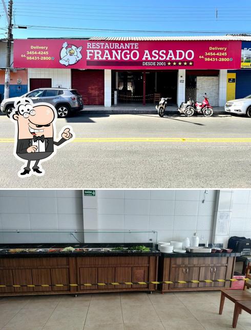 O interior do Restaurante e Pizzaria Frango Assado