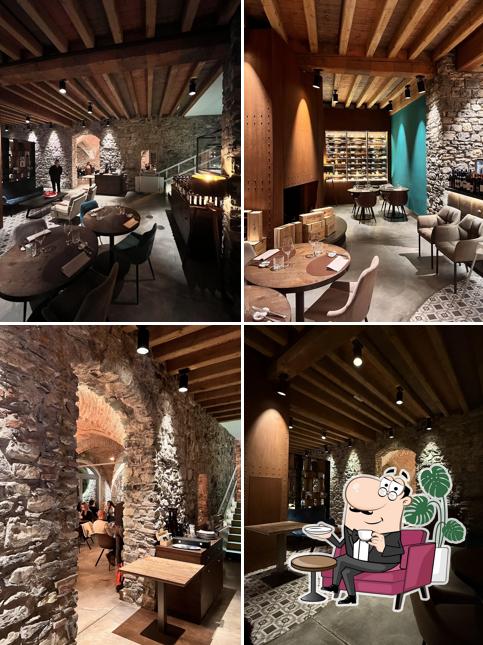 Siediti a un tavolo di Il Diavolo L'acqua Santa