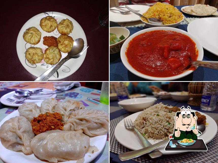 Food at MOMOS N MORE