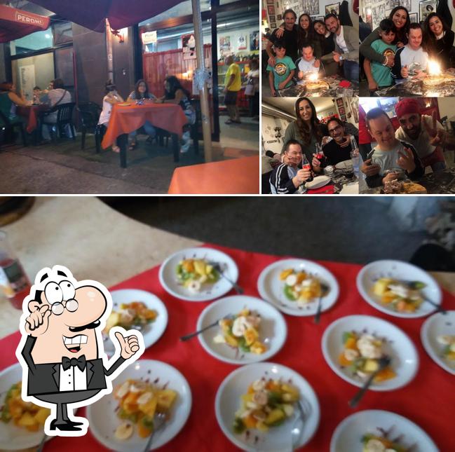 Questa è la foto che mostra la interni e cibo di Pizzeria Ristorante Anni 50