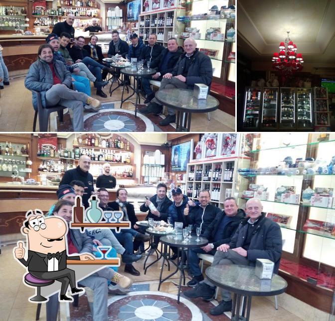 Gli interni di Bar Pasticceria Sgambato