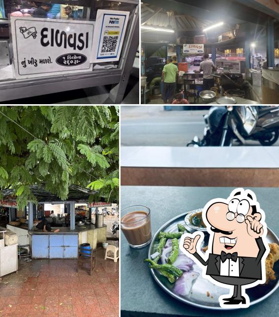 The interior of New Gujrat Dalvada