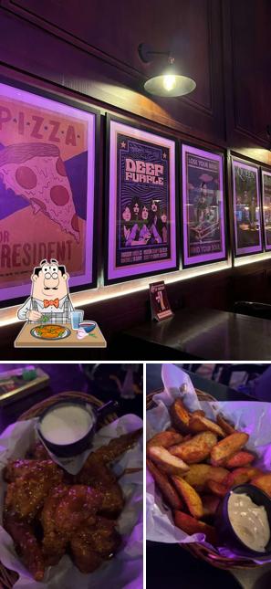 Chicken wings at Plan B