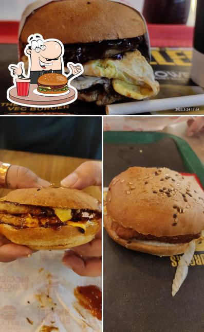 Try out a burger at Biggies Burger Brookefields Mall Coimbatore
