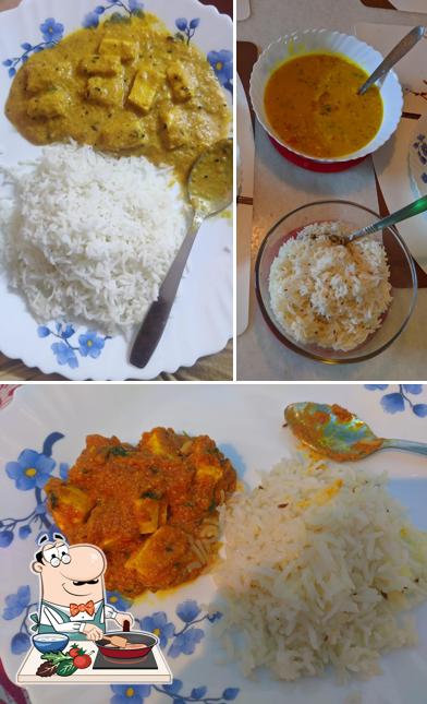 Chicken curry at Mumma's Kitchen - Home-made (Pure Veg)