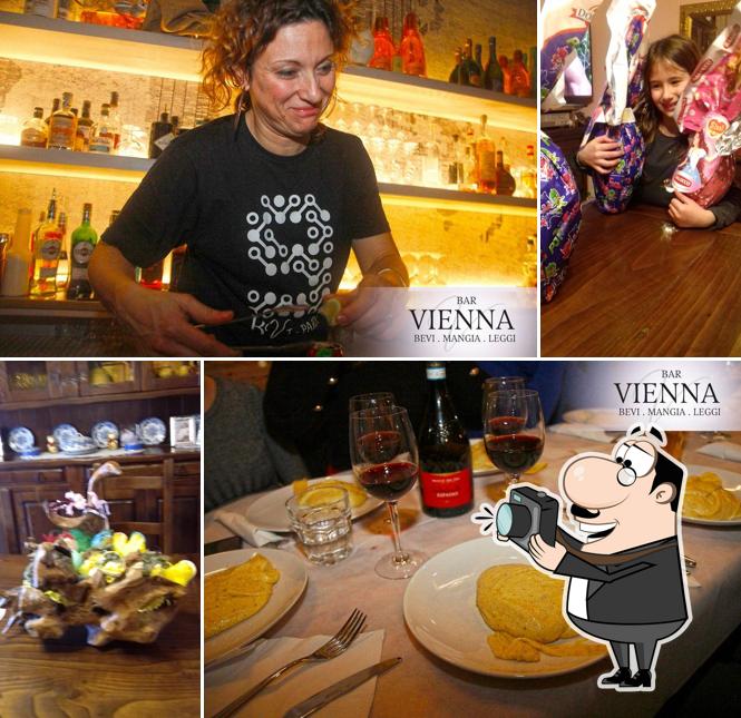 Vedi questa immagine di Bar Vienna