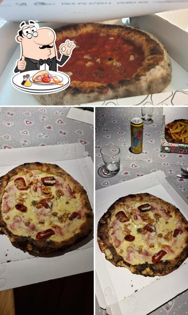 Prenditi una pizza a Pizzeria Sapori di Grano