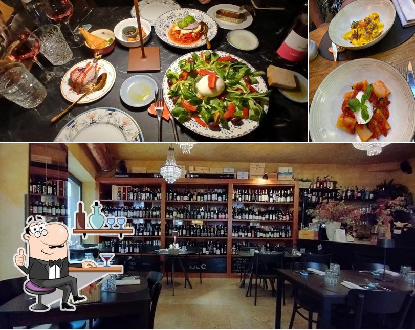 Questa è la foto che presenta la interni e cibo di Vidoc