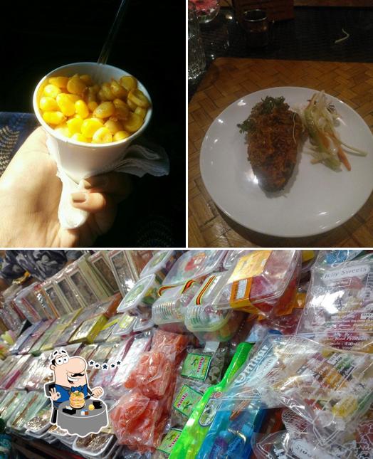 Food at NH4 Food Plaza