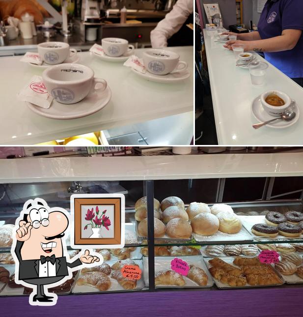 Tra le varie cose da Bar new H24 si possono trovare la interni e cibo