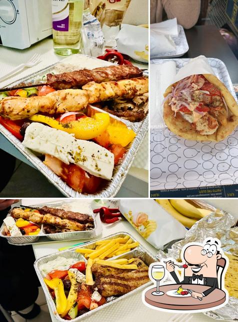 Platti al Opa Opa - La Grecia a Milano