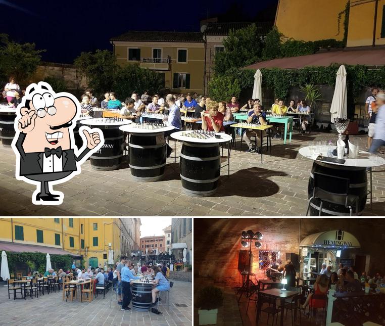 Siediti a un tavolo di Hemingway Cafè