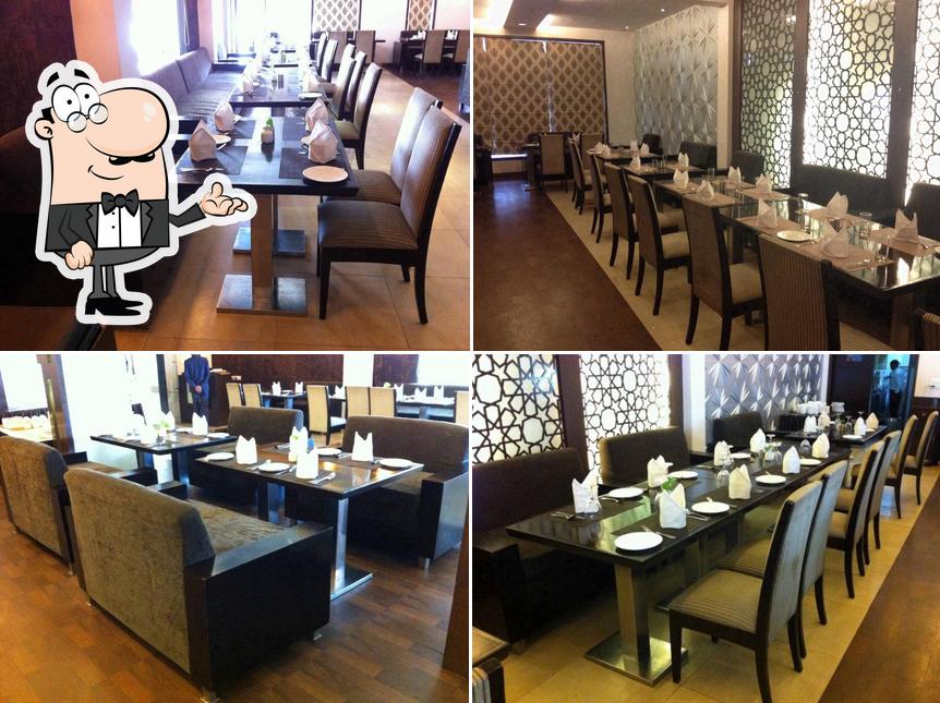 Check out how Silver Spoon looks inside