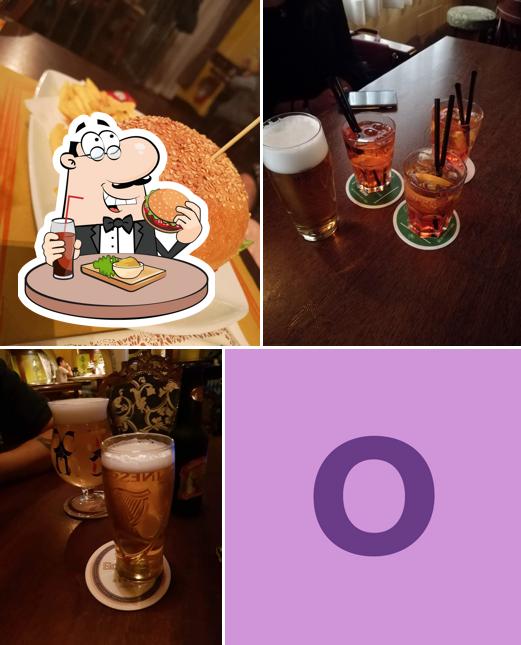 Ordina un hamburger a Original Bier Fest