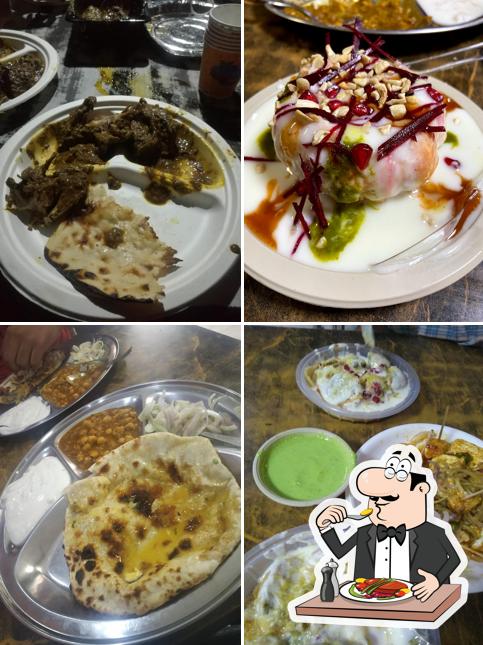 Food at Rai Singh's Amritsari Kulcha (Bawana, Delhi)