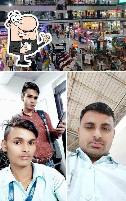 Look at this image of Nikki Paratha Corner