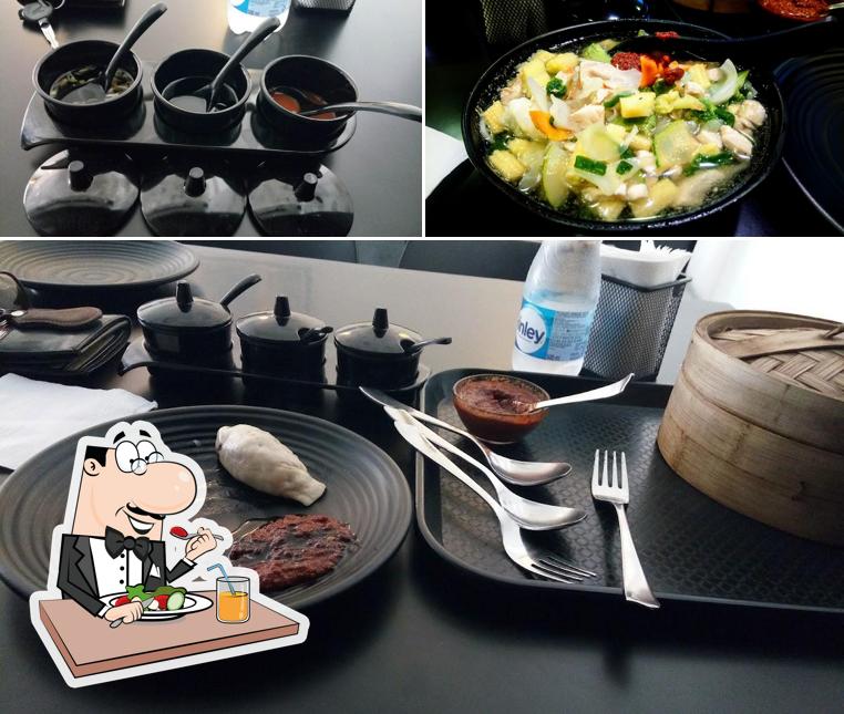 Food at MOMOMAN (Infocity)