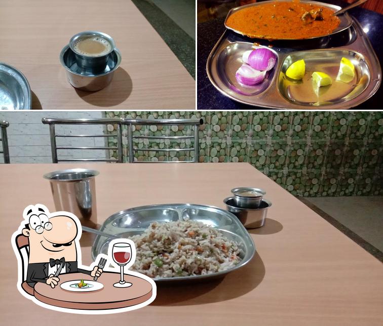 The image of food and beverage at Hotel Srinivasa