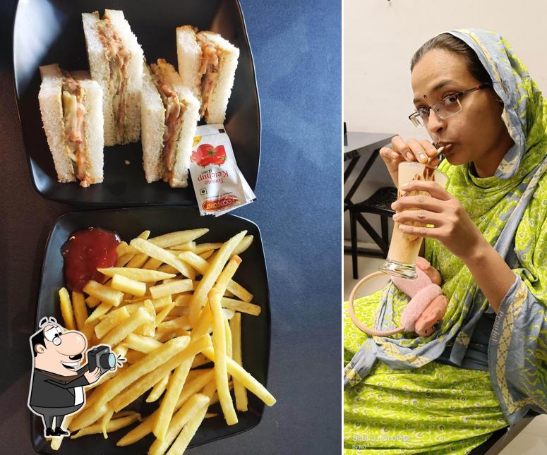 Here's an image of The Dark Horse cafe