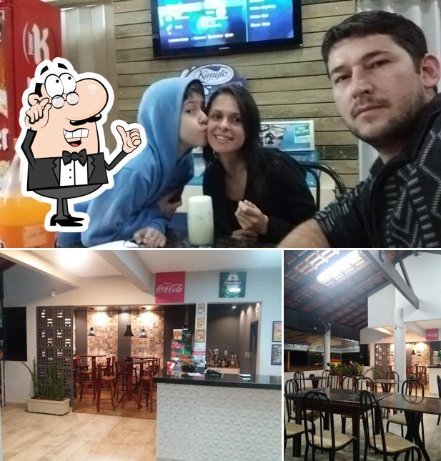 O interior do Vctor Pastelaria e Lanches