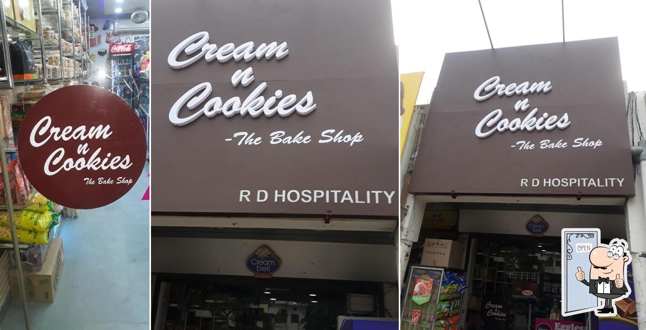Cream n cookies bakery image