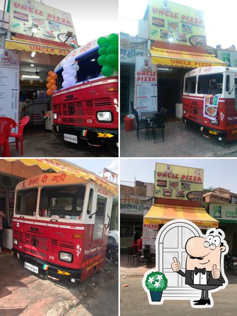 The exterior of UNCLE PIZZA