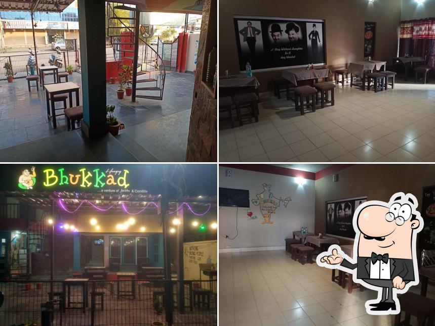 Check out how Bhukkad Restaurant looks inside