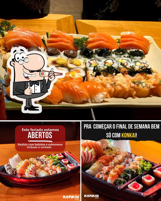 Rolos de sushi são servidos no Konkai Sushi Rudge Ramos