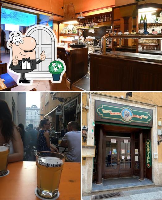 Tra le varie cose da Mastiff Pub si possono trovare la esterno e bancone da bar