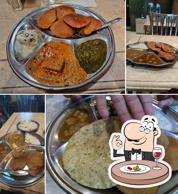 Food at Chandralok Kachaudi