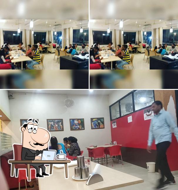 Take a seat at one of the tables at Baa's KING CHILLY