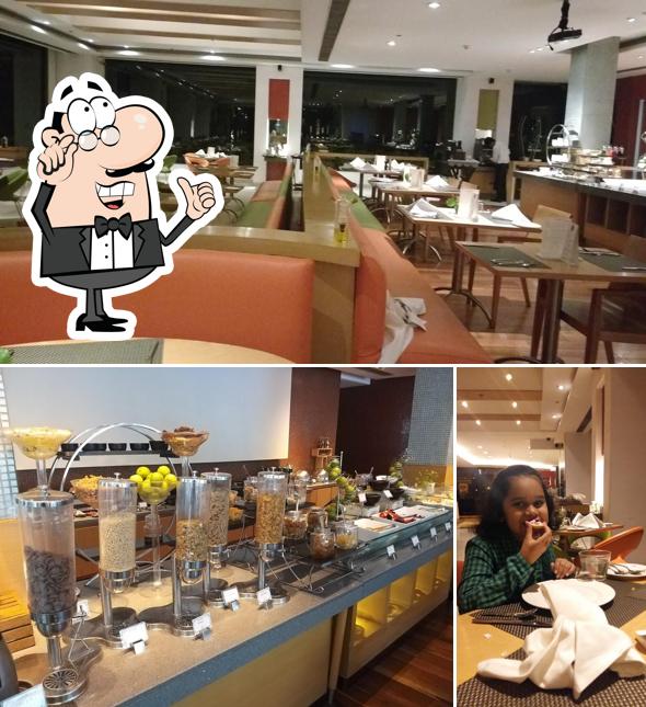 Check out how Café 17 looks inside