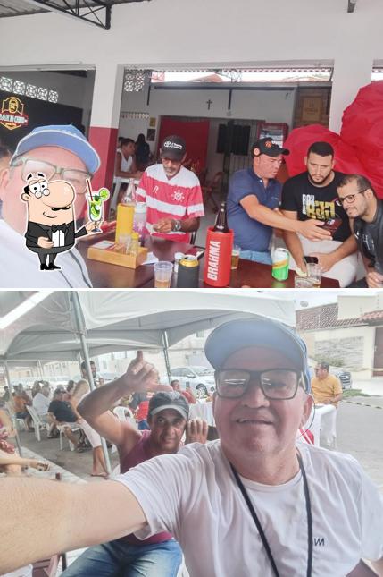 Desfrute de uma bebida no Bar do Chico