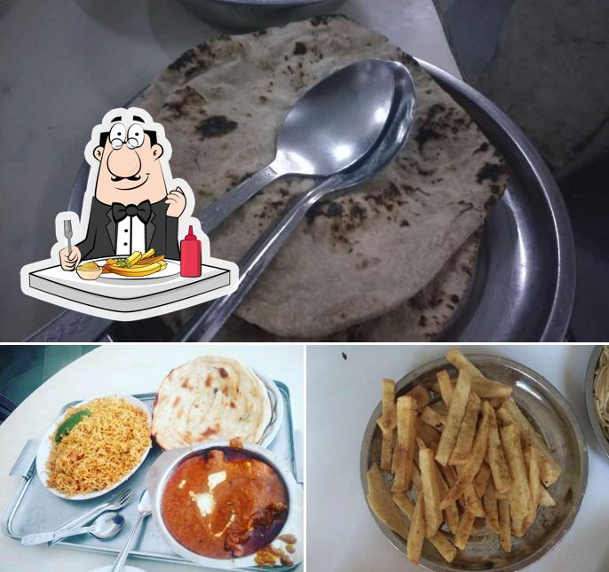 Taste chips at Teflas Cafeteria