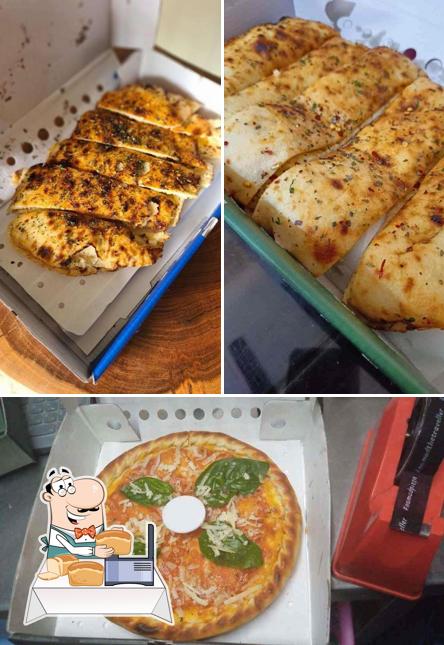 Garlic bread at Nomad Pizza - Traveller Series