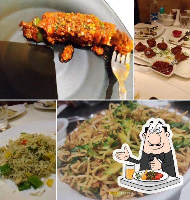 Food at 89 China Town