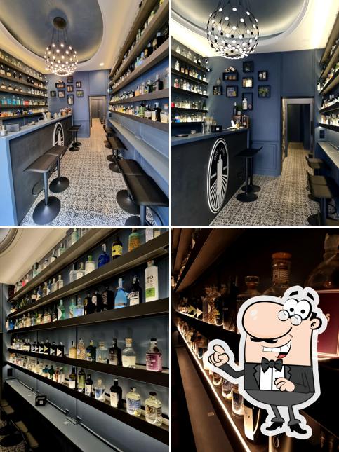 Siediti a un tavolo di Gin Lane