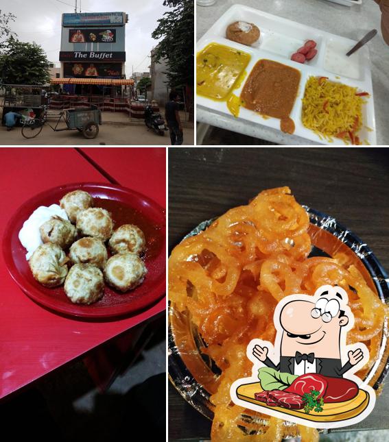 Order meat dishes at Lali Ki Thali