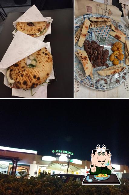 La cibo e esterno del ristorante