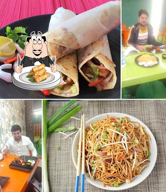 Spring rolls at Cafe At Night